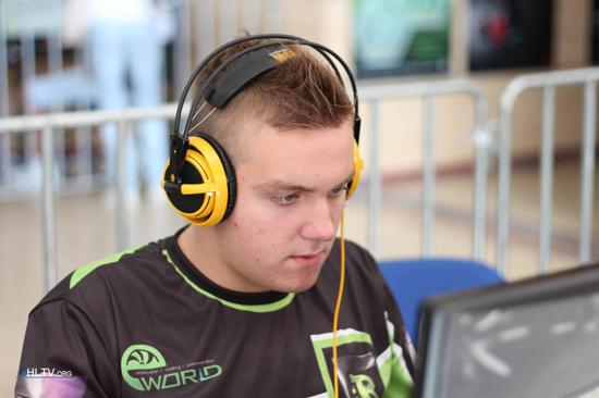 Mouz 意外地将 siuhy 暂时放在替补席上